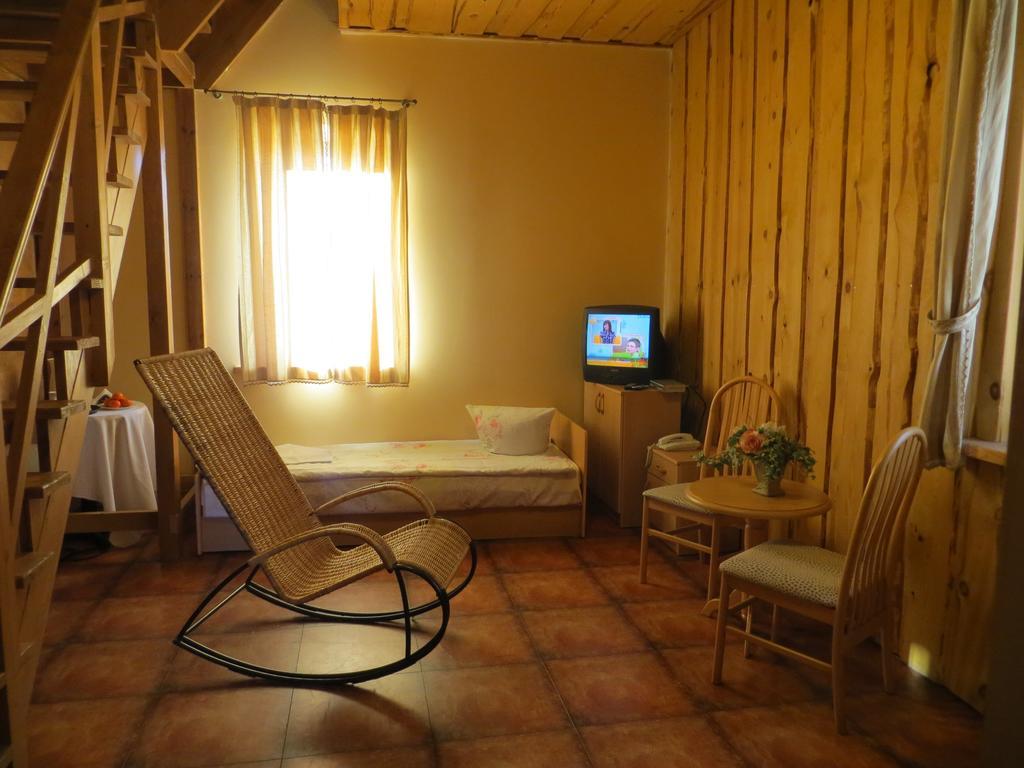 Tvirtove Prie Didziulio Hotel Dedeliskes Phòng bức ảnh